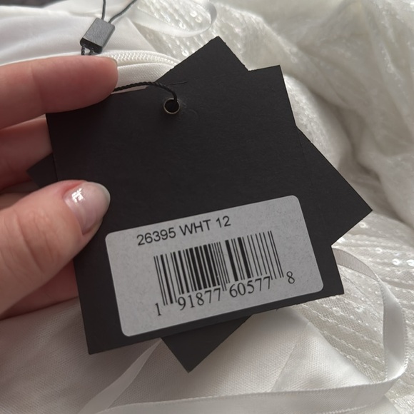 NWT $398 MAC DUGGAL FULLY Sequin Wrap Evening Gown DRESS WHITE SLIT MAXI 26395 - Picture 5 of 5